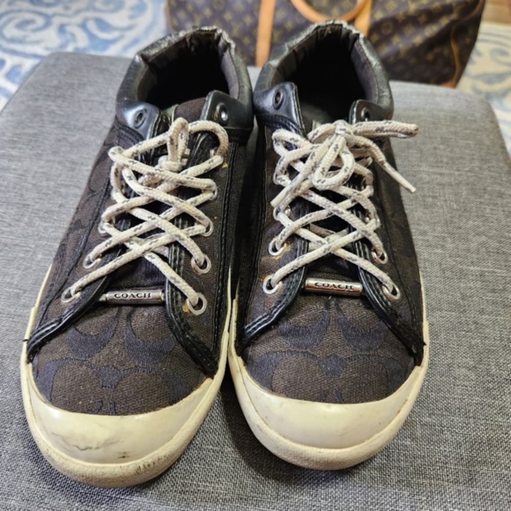 Ladies sneakers